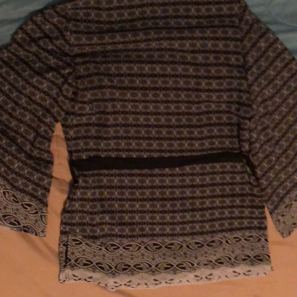 Blouse - Picture 2 of 6